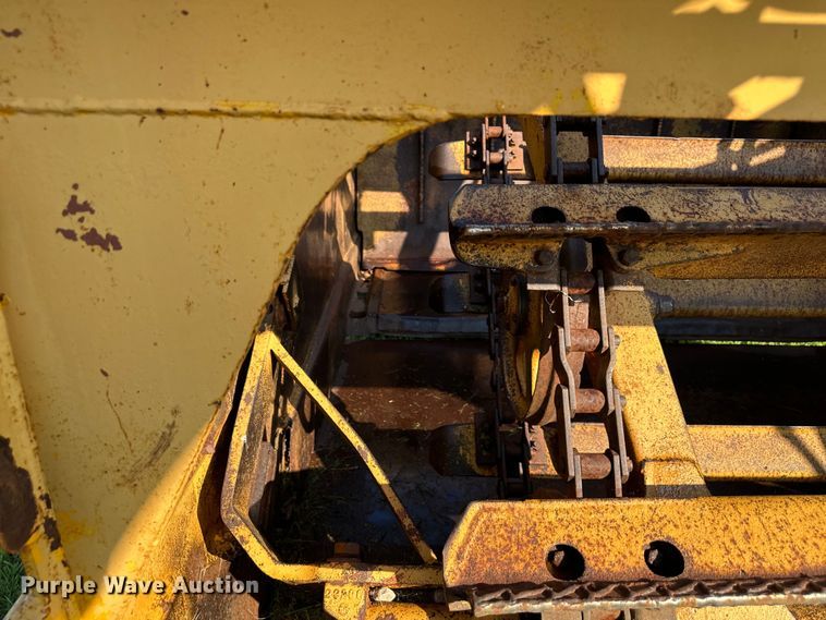 image for item DS4198 1973 Caterpillar 613 elevating scraper