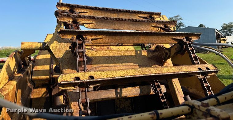 image for item DS4198 1973 Caterpillar 613 elevating scraper