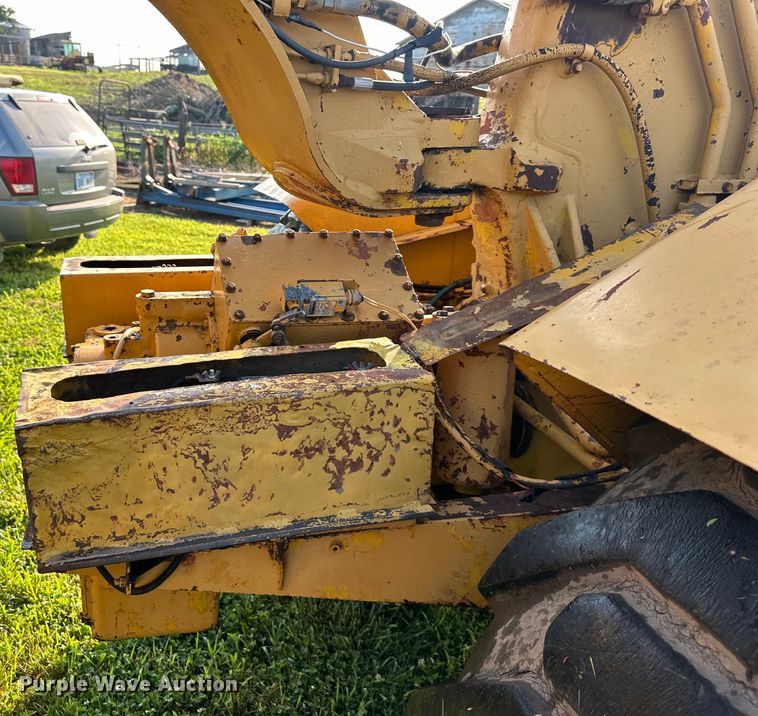 image for item DS4198 1973 Caterpillar 613 elevating scraper