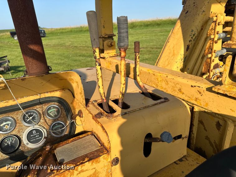 image for item DS4198 1973 Caterpillar 613 elevating scraper