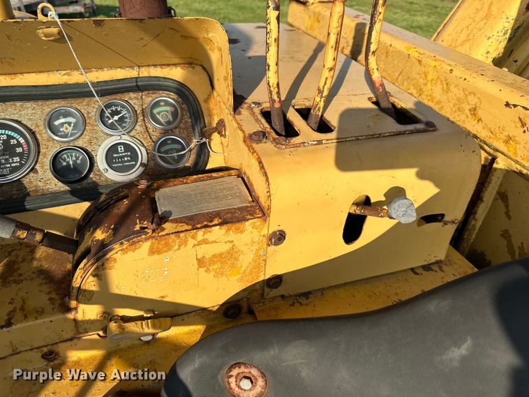 image for item DS4198 1973 Caterpillar 613 elevating scraper