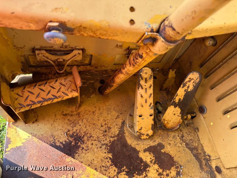 image for item DS4198 1973 Caterpillar 613 elevating scraper