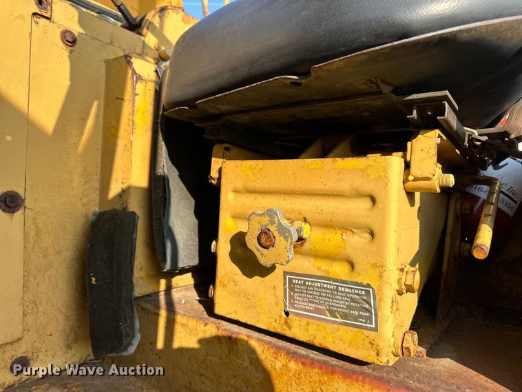 image for item DS4198 1973 Caterpillar 613 elevating scraper
