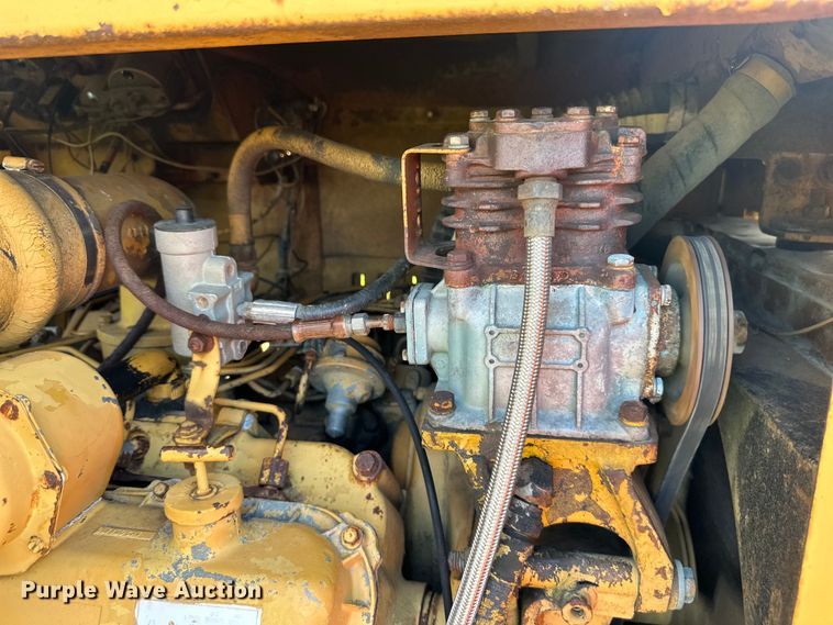 image for item DS4198 1973 Caterpillar 613 elevating scraper