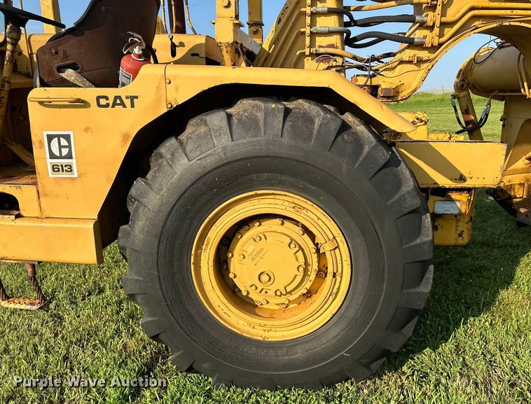 image for item DS4198 1973 Caterpillar 613 elevating scraper