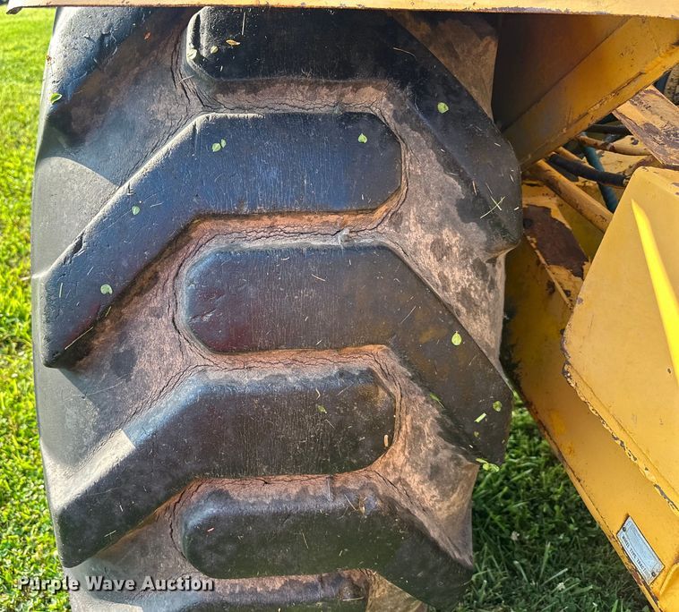 image for item DS4198 1973 Caterpillar 613 elevating scraper