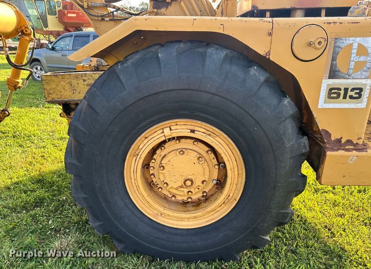 image for item DS4198 1973 Caterpillar 613 elevating scraper