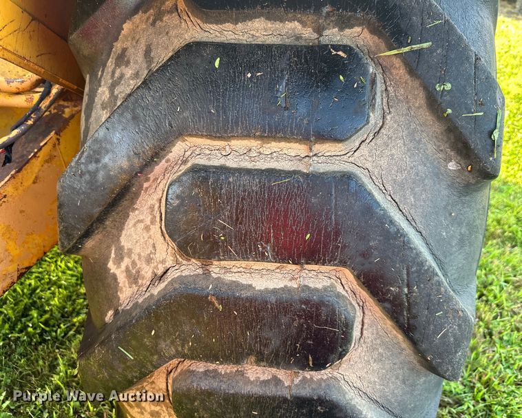 image for item DS4198 1973 Caterpillar 613 elevating scraper