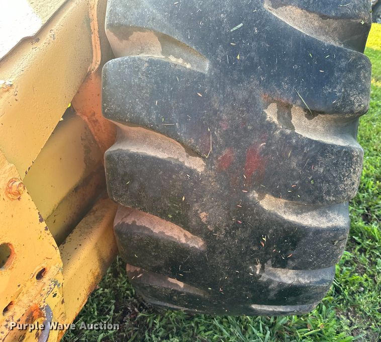 image for item DS4198 1973 Caterpillar 613 elevating scraper