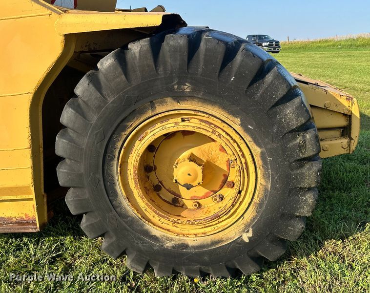 image for item DS4198 1973 Caterpillar 613 elevating scraper