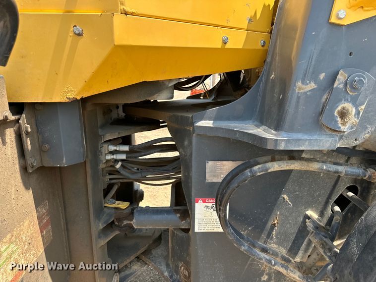 image for item DS4205 2006 Komatsu WA320 wheel loader