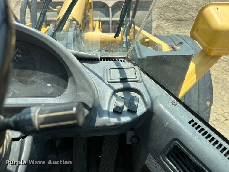 image for item DS4205 2006 Komatsu WA320 wheel loader