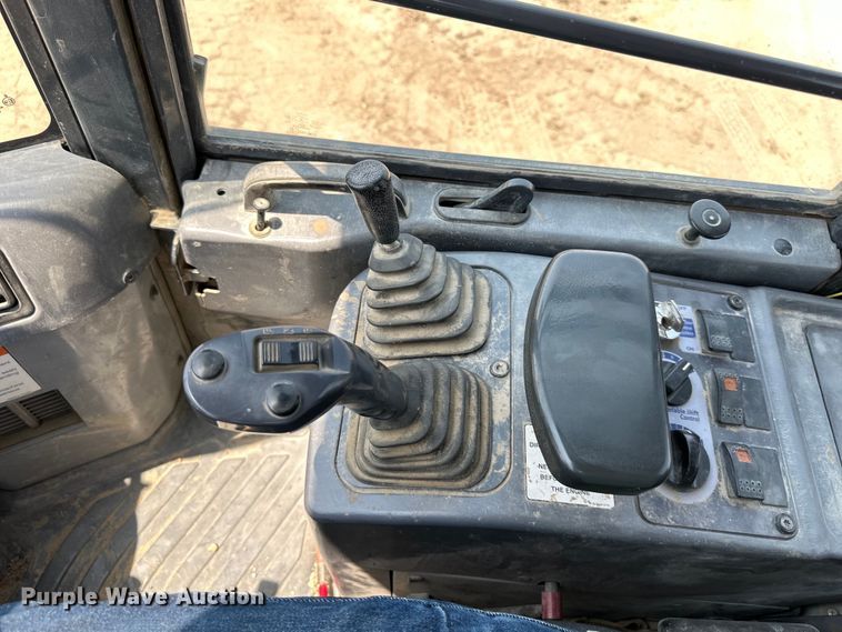 image for item DS4205 2006 Komatsu WA320 wheel loader