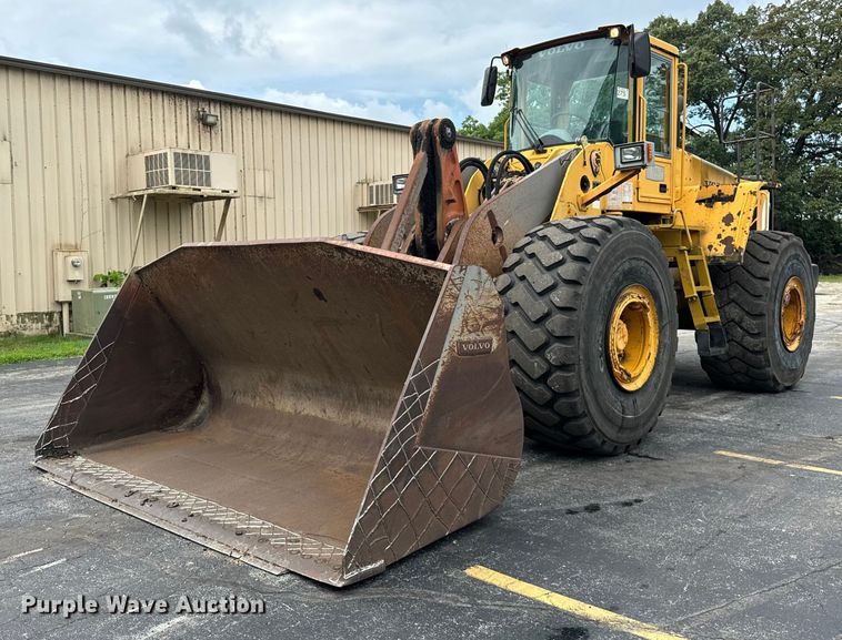 image for item DV5786 2006 Volvo  L220E wheel loader