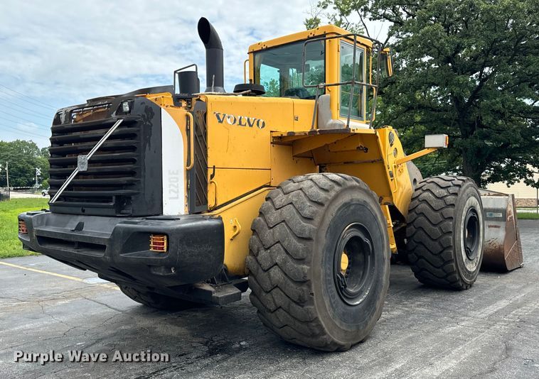 image for item DV5786 2006 Volvo  L220E wheel loader