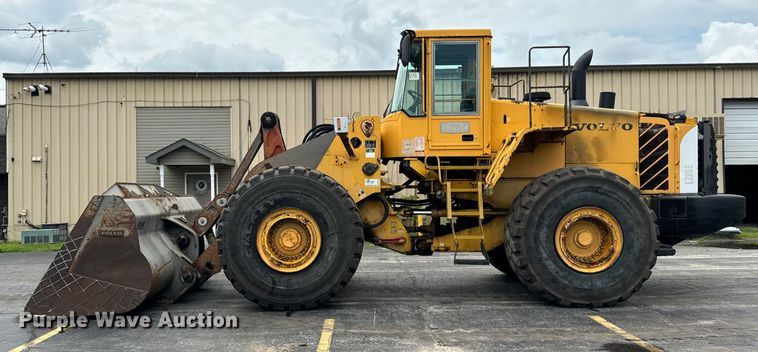 image for item DV5786 2006 Volvo  L220E wheel loader