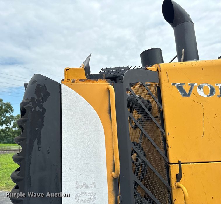 image for item DV5786 2006 Volvo  L220E wheel loader