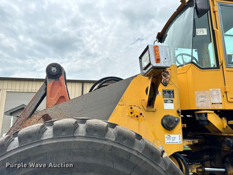 image for item DV5786 2006 Volvo  L220E wheel loader