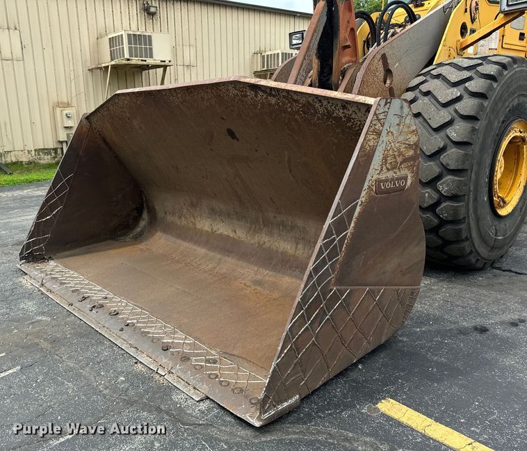 image for item DV5786 2006 Volvo  L220E wheel loader