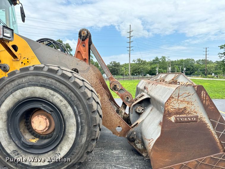 image for item DV5786 2006 Volvo  L220E wheel loader