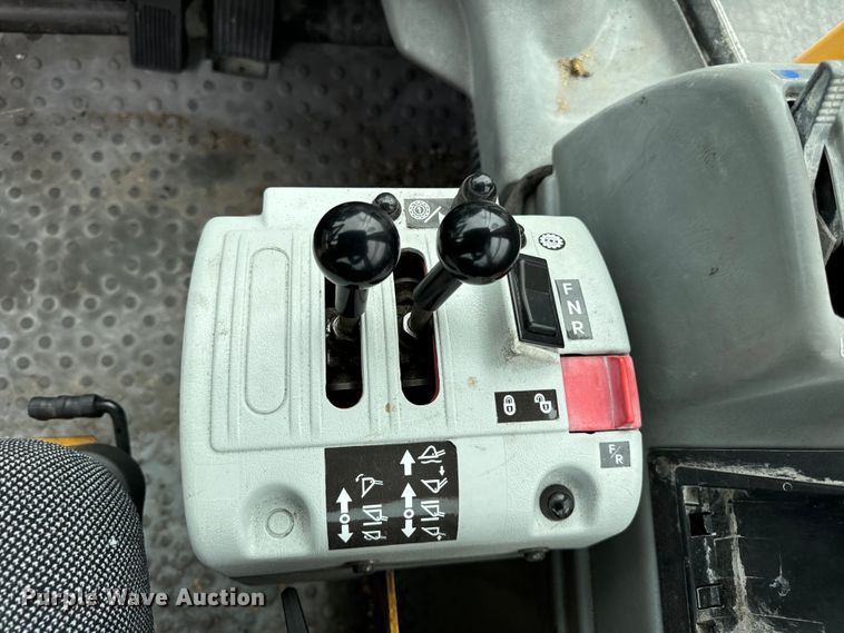 image for item DV5786 2006 Volvo  L220E wheel loader