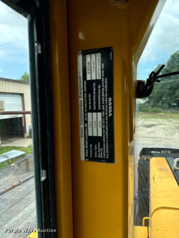 image for item DV5786 2006 Volvo  L220E wheel loader