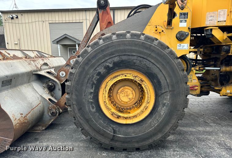 image for item DV5786 2006 Volvo  L220E wheel loader