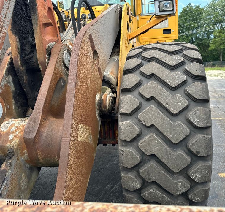 image for item DV5786 2006 Volvo  L220E wheel loader