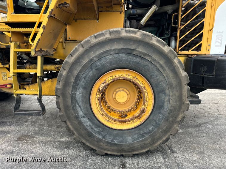 image for item DV5786 2006 Volvo  L220E wheel loader