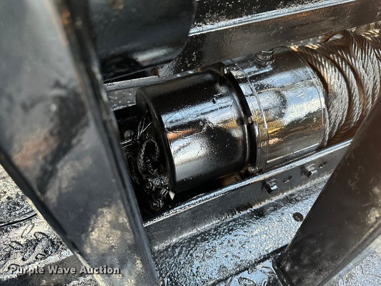 image for item DX0806 2012 Ford F450 Super Duty winch truck