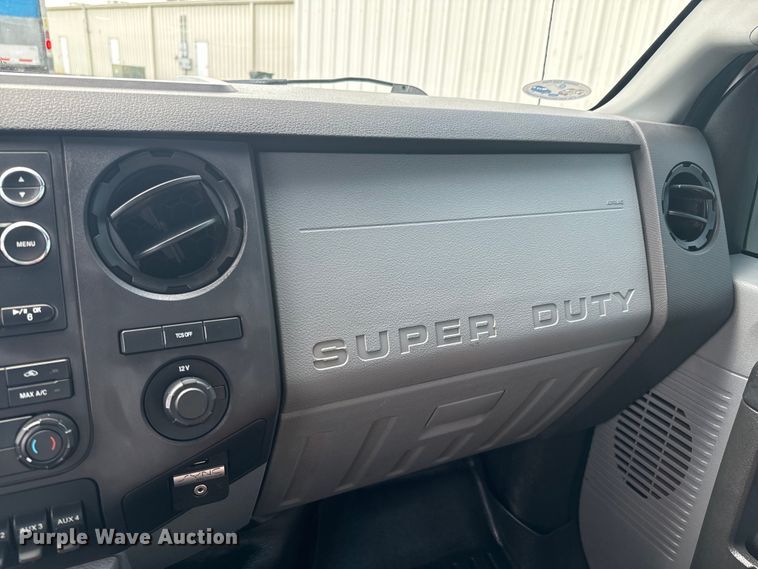 image for item DX0806 2012 Ford F450 Super Duty winch truck