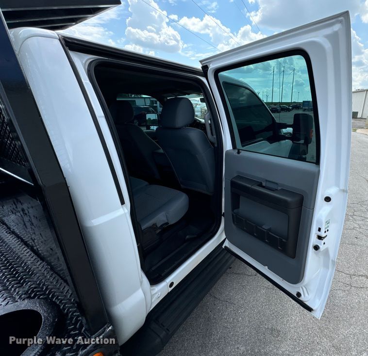 image for item DX0806 2012 Ford F450 Super Duty winch truck