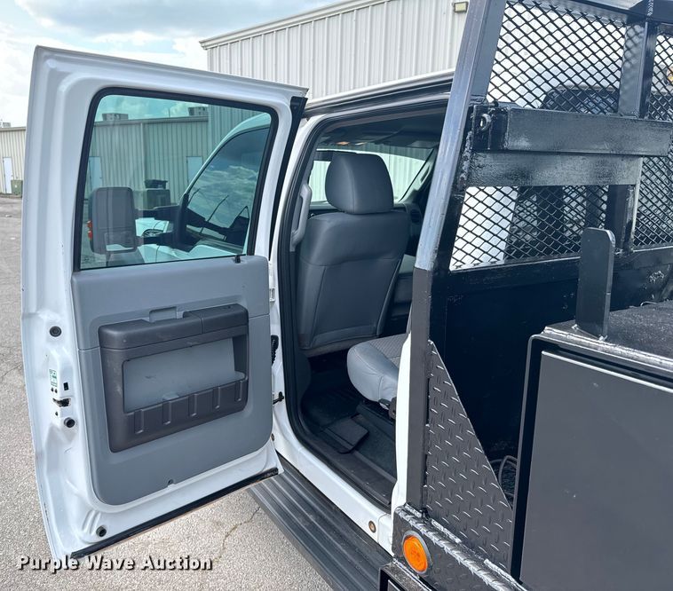 image for item DX0806 2012 Ford F450 Super Duty winch truck