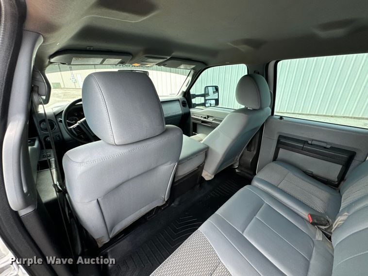 image for item DX0806 2012 Ford F450 Super Duty winch truck