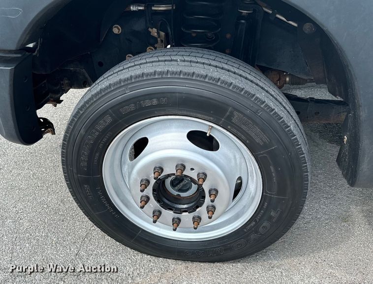 image for item DX0806 2012 Ford F450 Super Duty winch truck