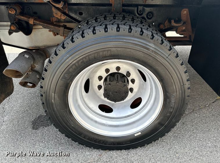 image for item DX0806 2012 Ford F450 Super Duty winch truck