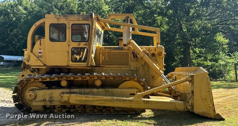 image for item DX0833 1974 Dresser TD25C dozer