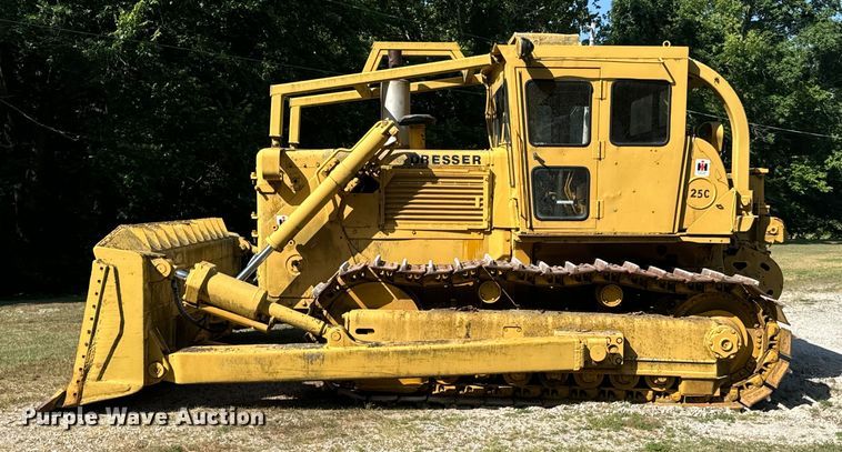 image for item DX0833 1974 Dresser TD25C dozer