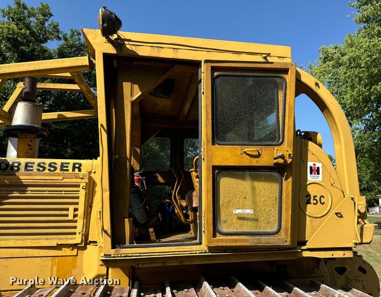 image for item DX0833 1974 Dresser TD25C dozer