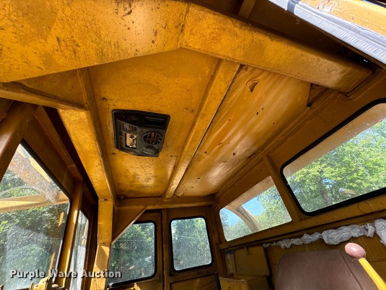 image for item DX0833 1974 Dresser TD25C dozer