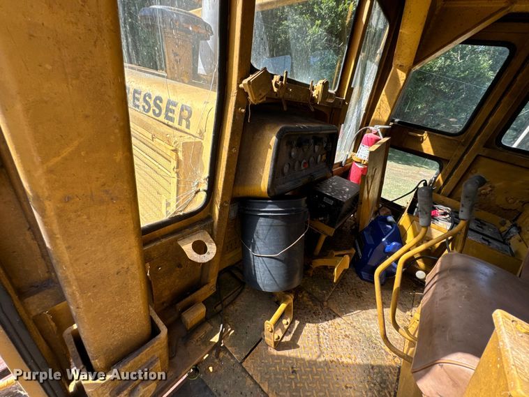 image for item DX0833 1974 Dresser TD25C dozer