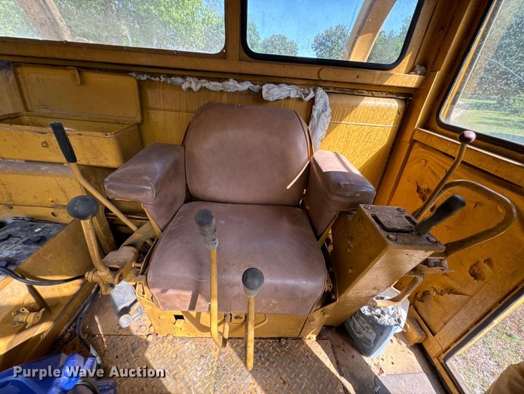 image for item DX0833 1974 Dresser TD25C dozer