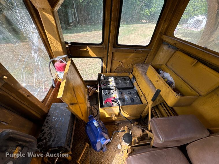 image for item DX0833 1974 Dresser TD25C dozer