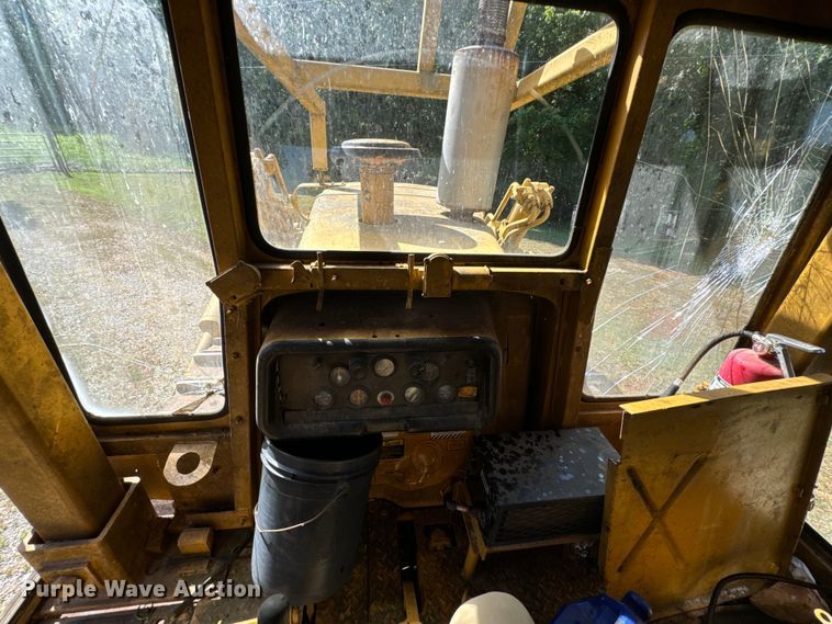 image for item DX0833 1974 Dresser TD25C dozer