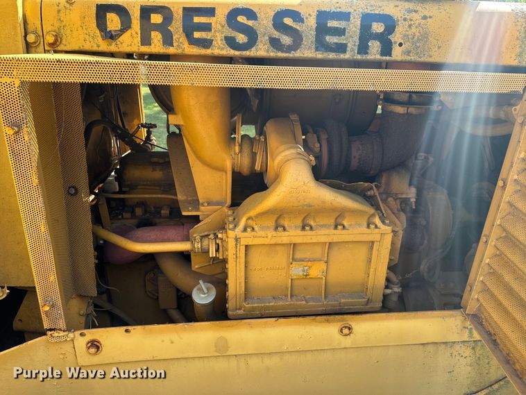 image for item DX0833 1974 Dresser TD25C dozer