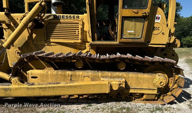 image for item DX0833 1974 Dresser TD25C dozer
