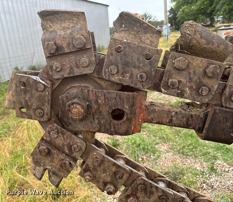 image for item DX0859 Ditch Witch R40A trencher