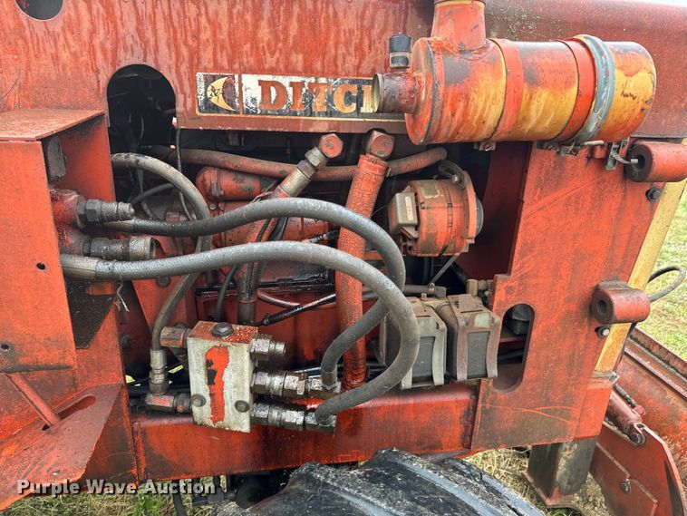 image for item DX0859 Ditch Witch R40A trencher