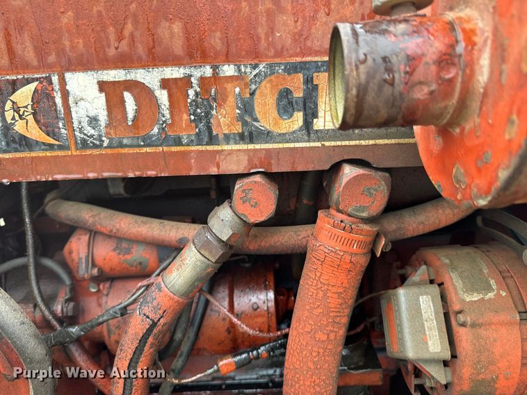 image for item DX0859 Ditch Witch R40A trencher