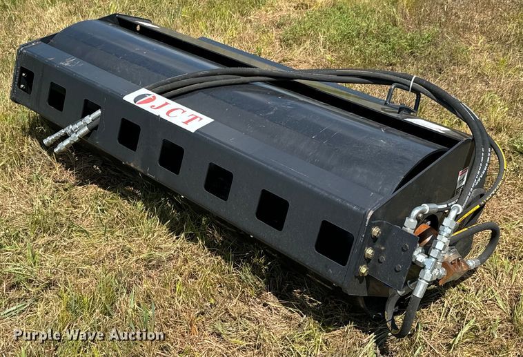 image for item DX0887 JCT skid steer roller